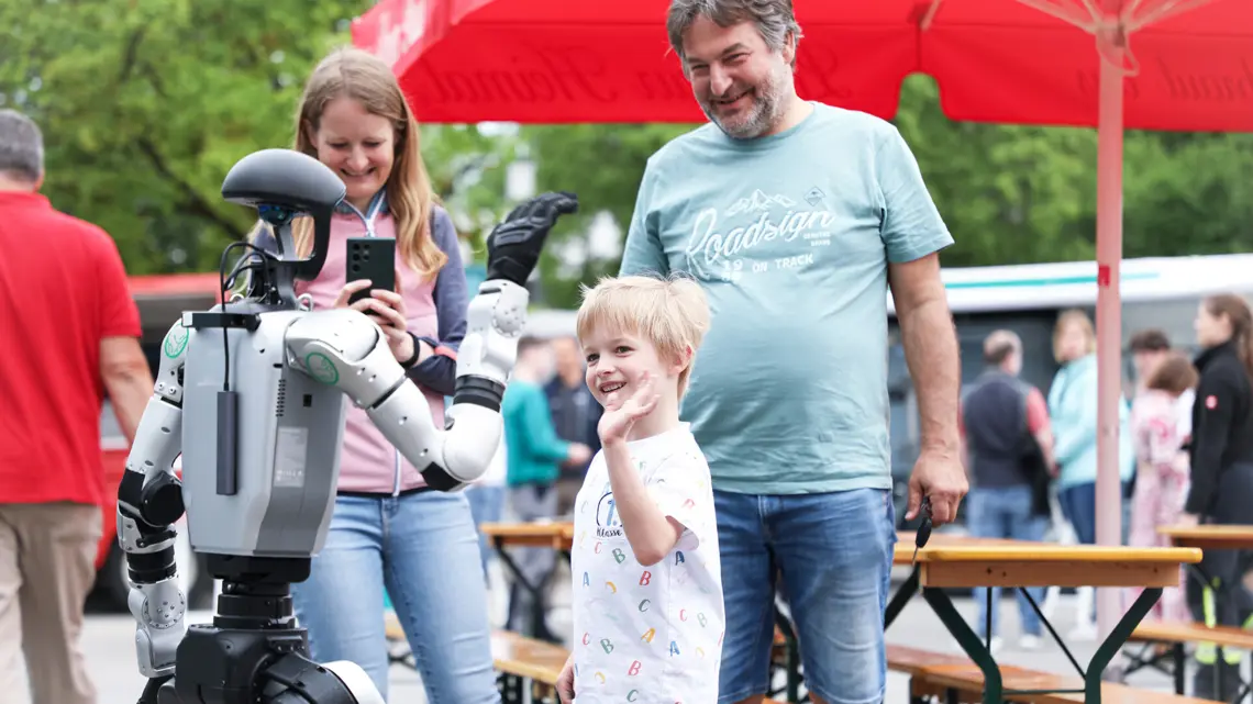 20260511_TagDerAusbildung_2_1920x1080-1920x1079-1140x641